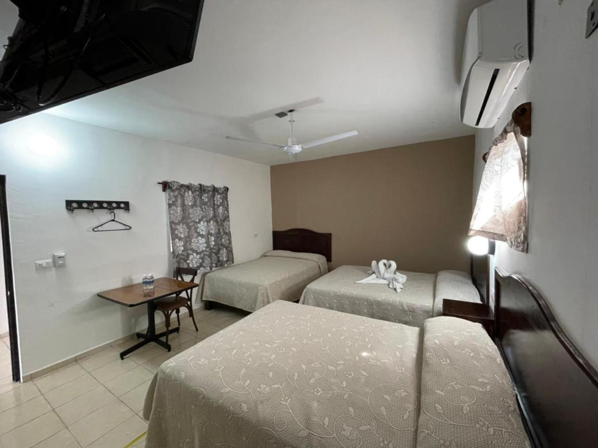 Hotel Moreno シウダー・バージェス エクステリア 写真