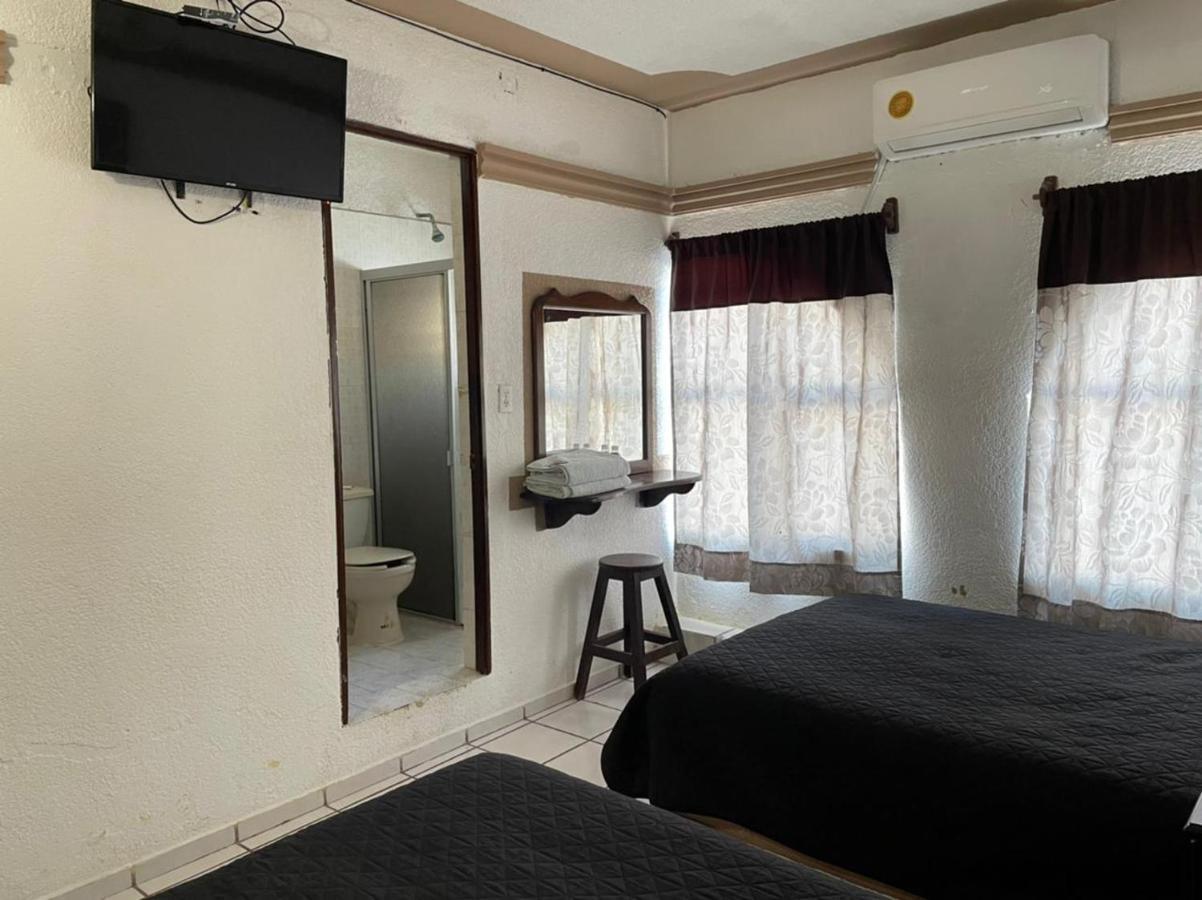 Hotel Moreno シウダー・バージェス エクステリア 写真