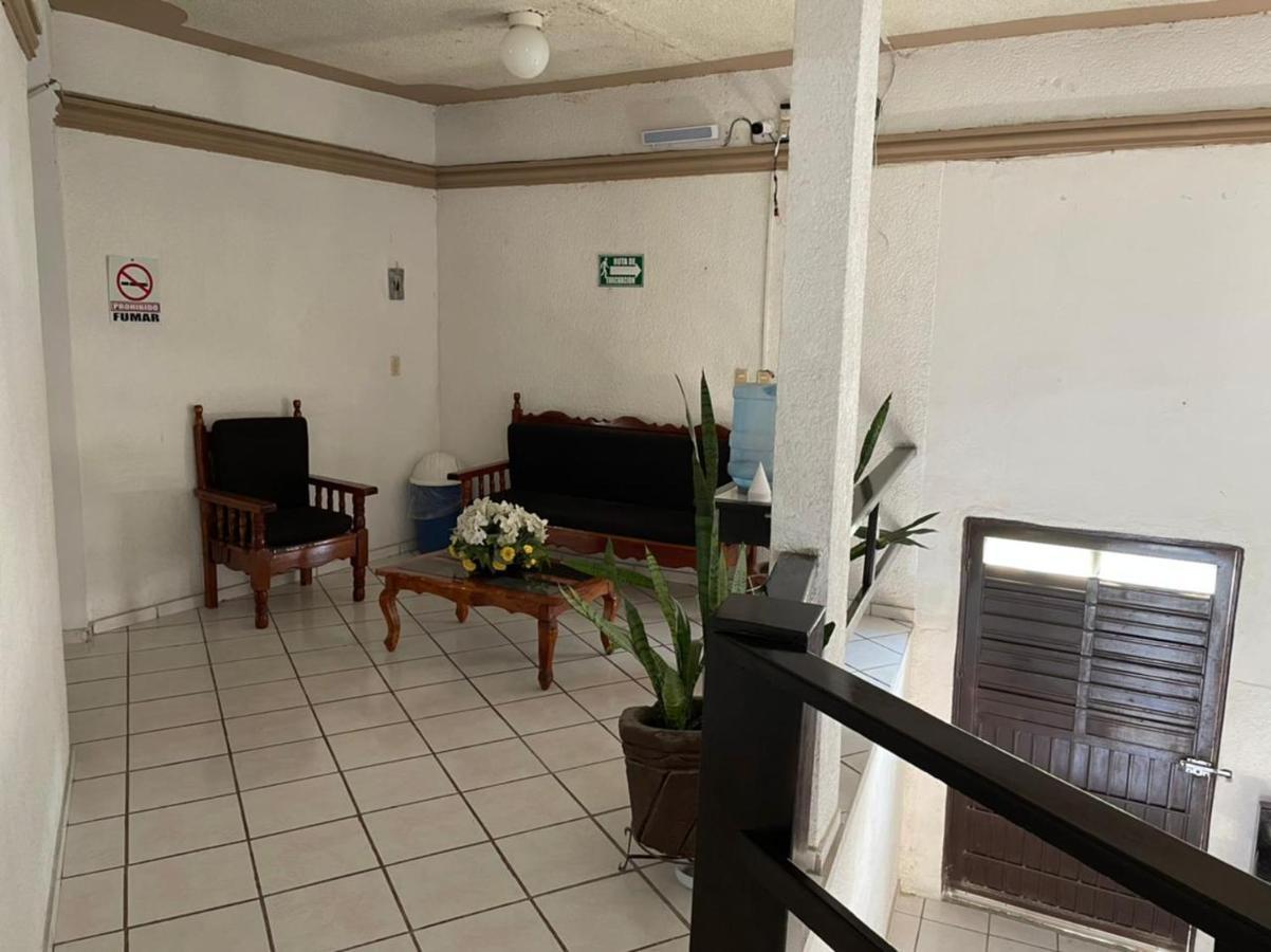 Hotel Moreno シウダー・バージェス エクステリア 写真