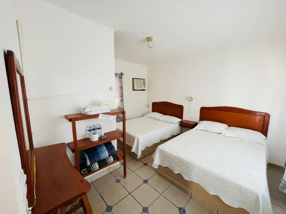 Hotel Moreno シウダー・バージェス エクステリア 写真